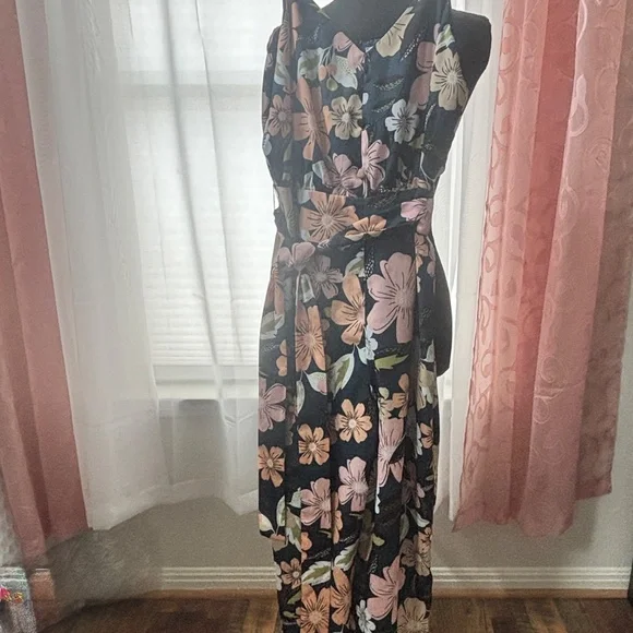 Chelsea 28- Floral Jumpsuit - Picture 5 of 10